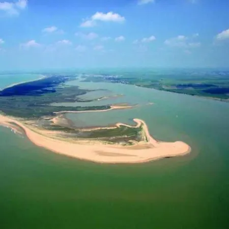 Maisonnette 4 Pers, Proche Et Commerces, Parking - Fr-1-476-247 *