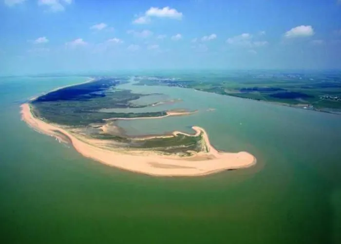 Maisonnette 4 Pers, Proche Et Commerces, Parking - Fr-1-476-247 *